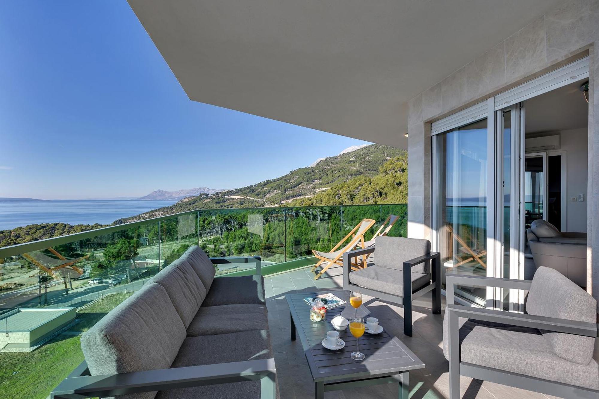Ferienwohnung Exclusive Penthouse Big Blue With Private Jacuzzi Makarska Exterior foto
