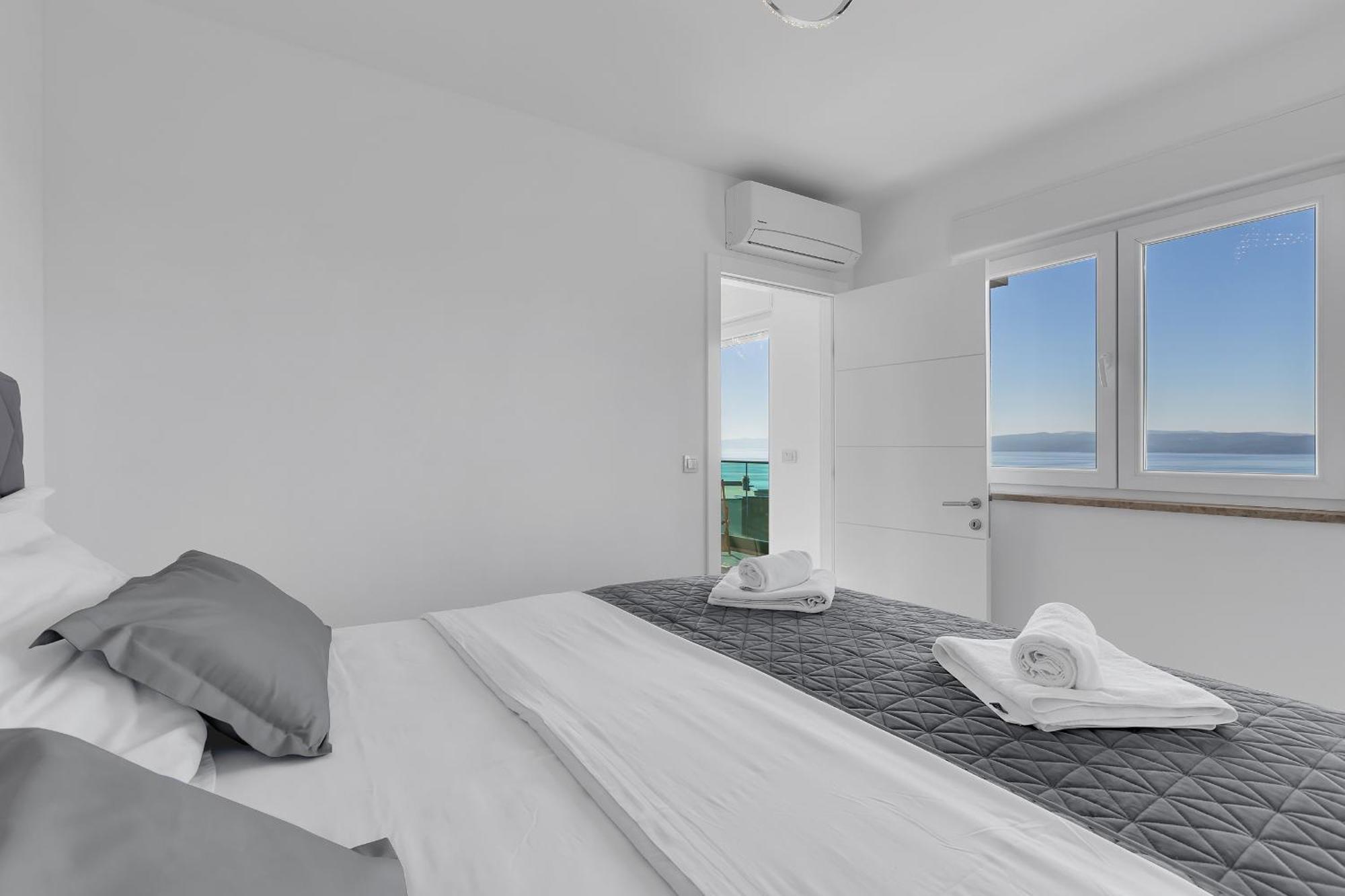 Ferienwohnung Exclusive Penthouse Big Blue With Private Jacuzzi Makarska Exterior foto