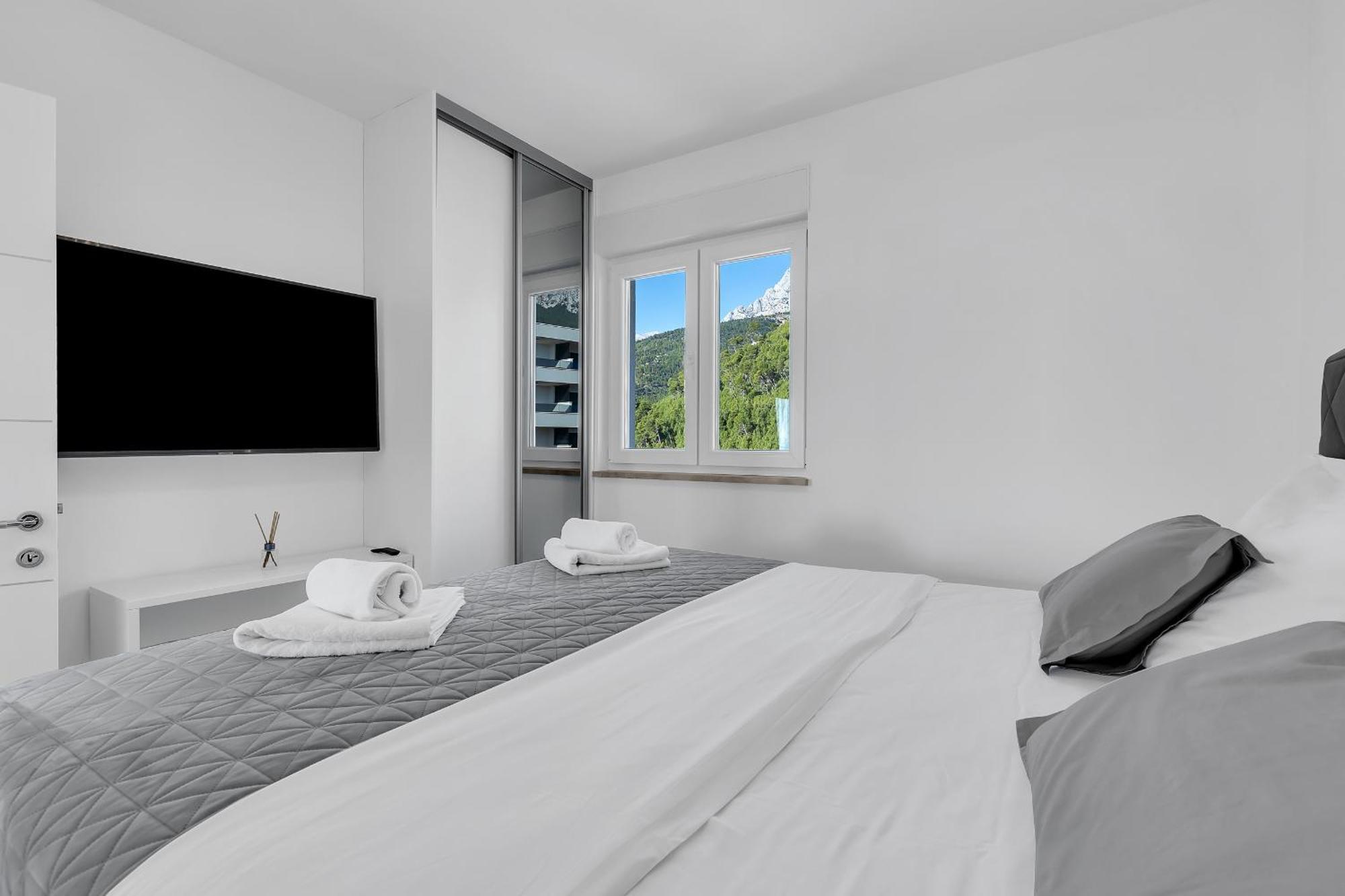 Ferienwohnung Exclusive Penthouse Big Blue With Private Jacuzzi Makarska Exterior foto