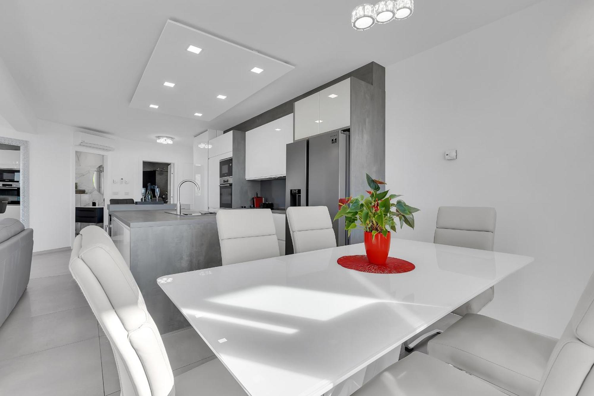 Ferienwohnung Exclusive Penthouse Big Blue With Private Jacuzzi Makarska Exterior foto