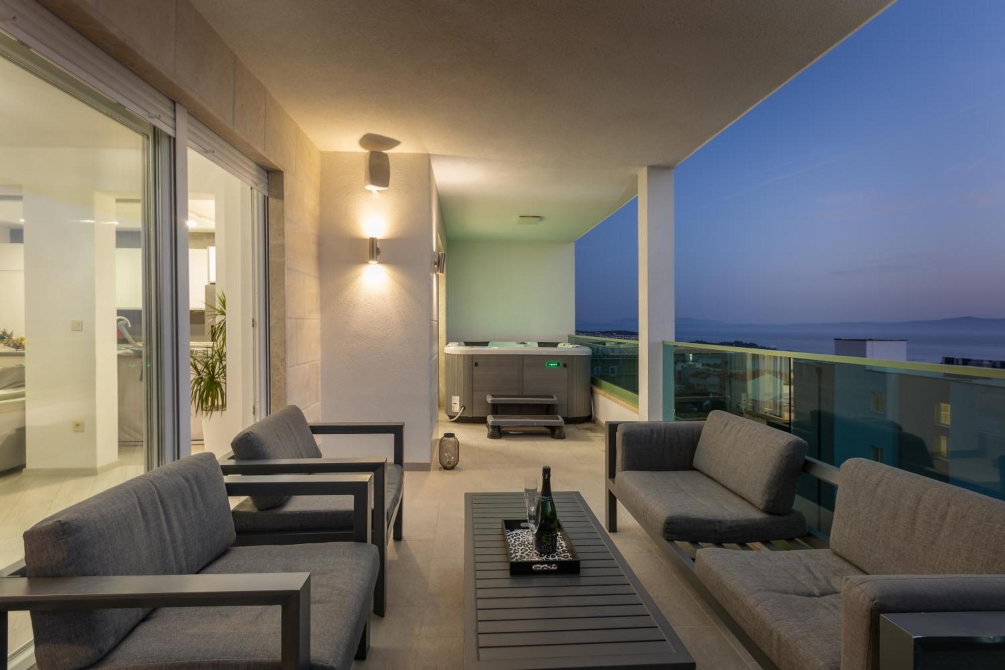 Ferienwohnung Exclusive Penthouse Big Blue With Private Jacuzzi Makarska Exterior foto